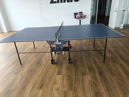 Bordtennis bord STIGA med bat og bolde