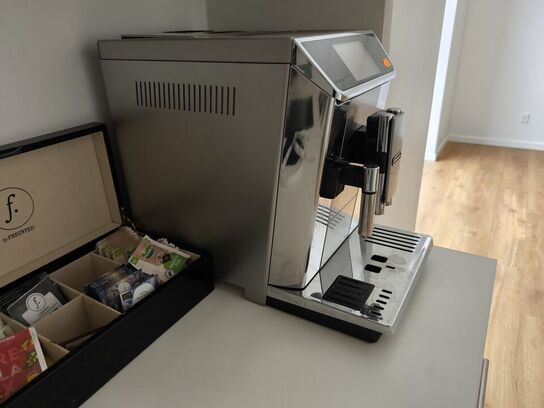 Kaffemaskine DELONGHI Primadonna Elite