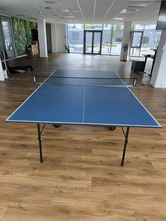 Bordtennis bord STIGA med bat og bolde