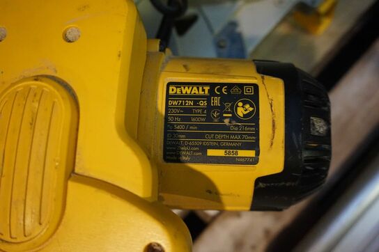 DeWalt Kapgearingssav DW 712N -QS