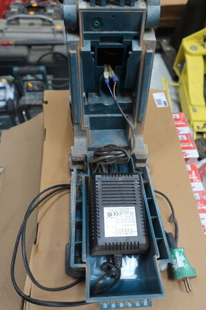 Radio MAKITA BMR 100