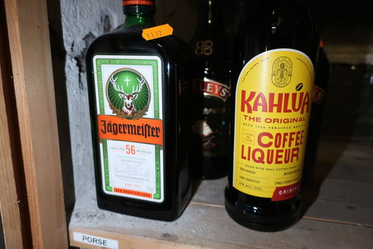 4 flasker spiritus JÄGERMEISTER, KAHLUA, BAILEY