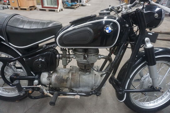 Motorcykel, BMW R 27