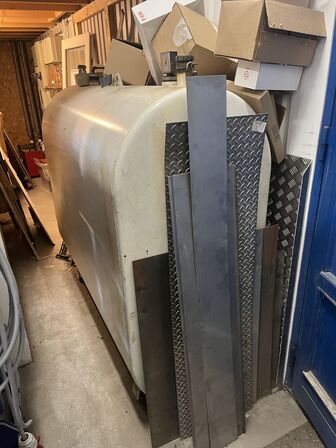 Olietank ROUG 1800 L