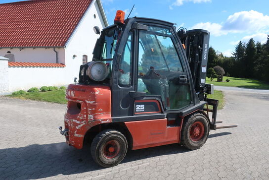 Gastruck NISSAN UDO 2A25PG