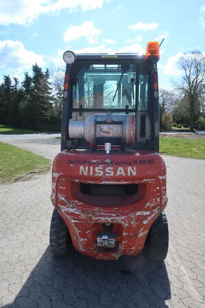 Gastruck NISSAN UDO 2A25PG