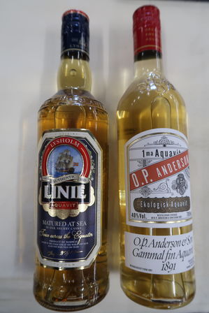 4 fl. LINIE AQUAVIT OG  2 fl. OP. ANDERSON AQUAVIT