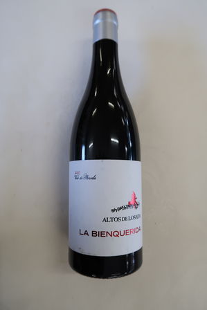 8 fl. Vin bl.a. TERRITORI og I LAGAR