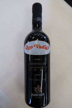 4 fl. Vin bl.a. ESENCIA MONJARDIN 2000 og QUO VADIS AMONTILLADO WORS 50 cl.