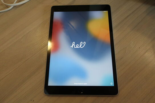 Tablet iPad APPLE 9. Gen 64GB (momsfri)