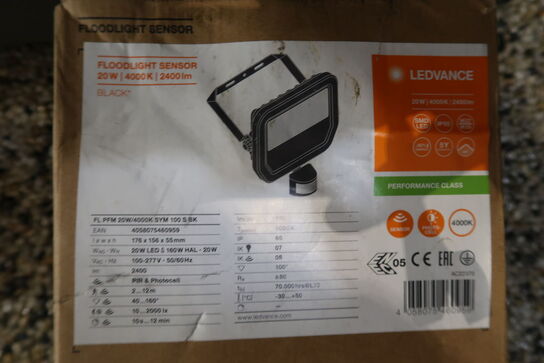 Led-projektør Flood Sensor 20w/2400lm sort