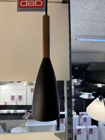 Pure Pendel Lampe Sort/Valnød - DFTP