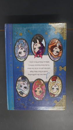 Bogsamling "Ever After High" A School Story Colelction