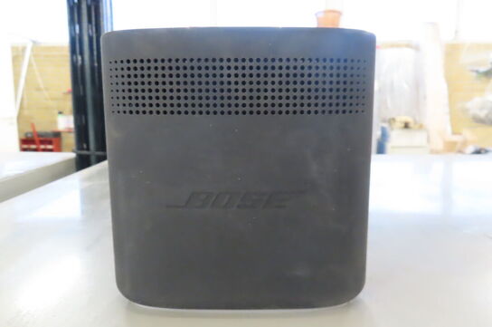 Accesspoint GOOGLE AC-1304 samt Bluetooth højttaler BOSE