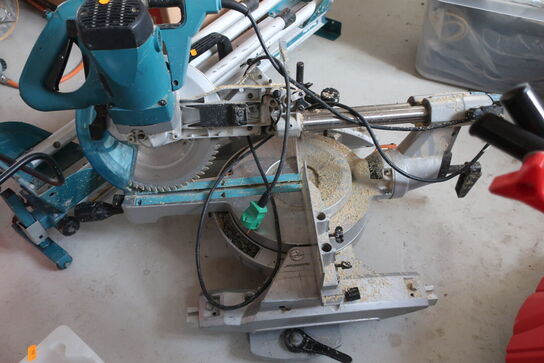 Kap-/geringssav MAKITA LS1018L med arbejdsbord