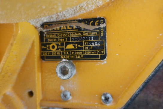 Kap/geringssav vendbar DEWALT DW743 TYPE 2