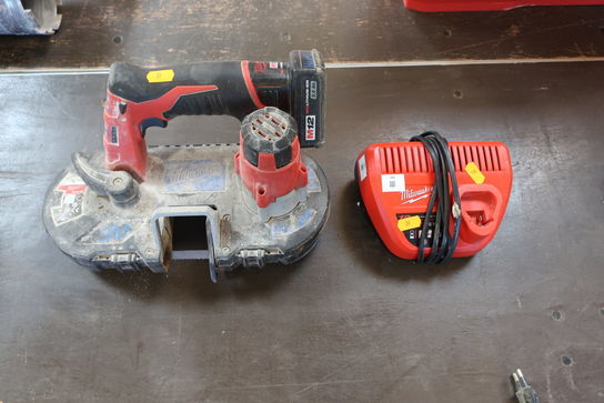 Båndsav MILWAUKEE M12 BS