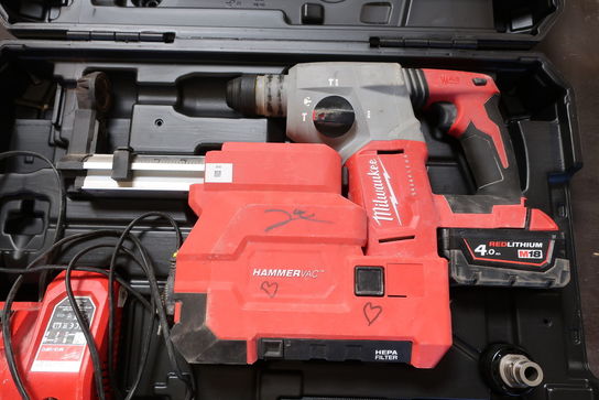 Borehammer og støvsuger MILWAUKEE M18 BLH, M18 CDEX