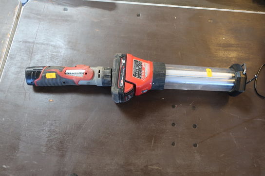 2 stk. arbejdslamper MILWAUKEE M18 AL, M18 PAL, M18 LL