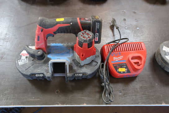 Båndsav MILWAUKEE M12 BS