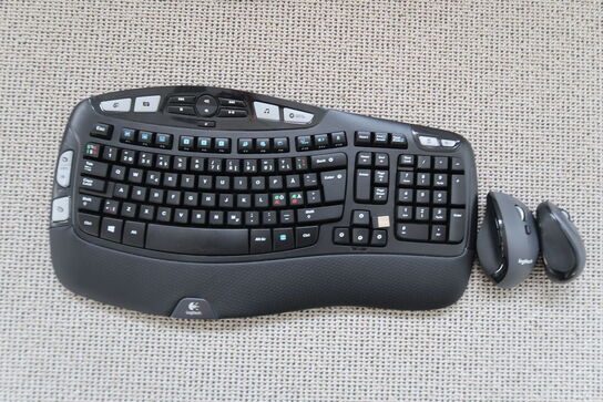 Logitech Wireless Keyboard & mus