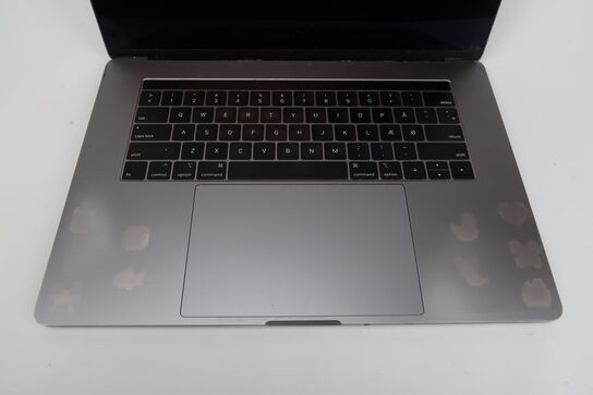 Apple MacBook Pro A1990 i7-9750 15,4"