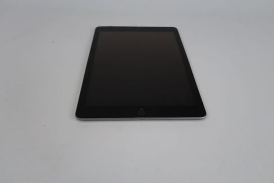 Apple iPad 6th Gen Wi-Fi+Cellular 32 GB