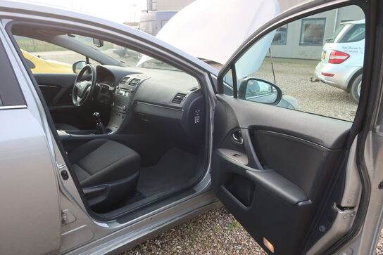 Personbil TOYOTA Avensis Stw 1.8 Stw Man.6 (Momsfri)