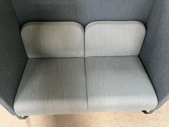 Højrygget sofa JOHANSON