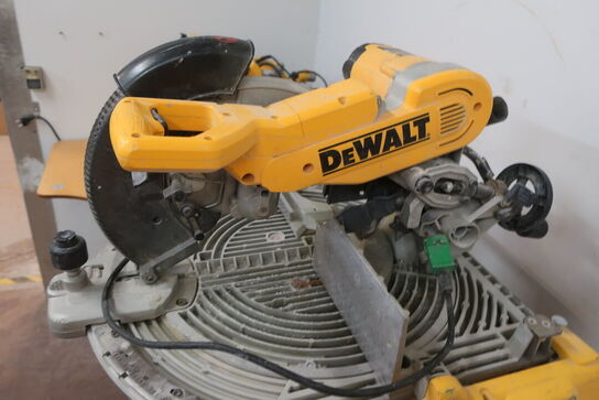 Afkorter/geringssav DEWALT D27107 -QS