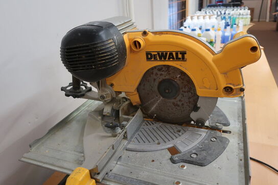 Afkorter/geringssav DEWALT DW743N -QS