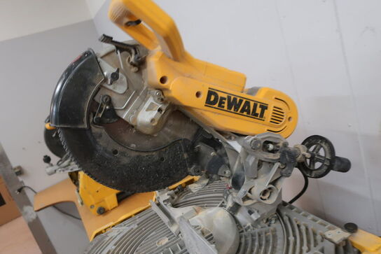 Afkorter/geringssav DEWALT D27107 -QS