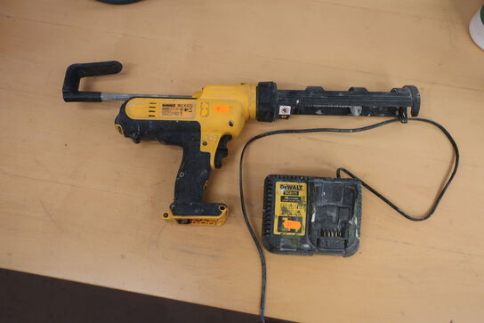 Fugepistol DEWALT DCE580