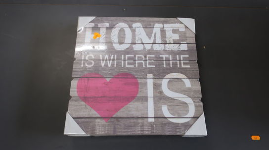 3 stk. billeder "Home is where the <3 is"