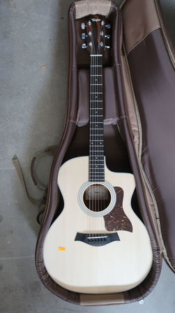 Guitar TAYLOR 214ce