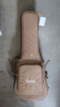 Guitar TAYLOR 214ce