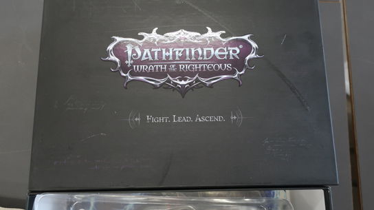 Spil PATHFINDER "Wrath of the Righteous inkl. figur