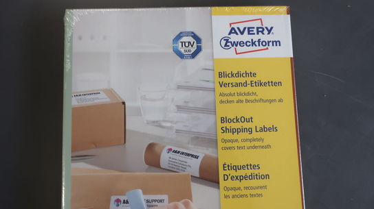 Shippinglabels AVERY 199,6x143,5 mm.