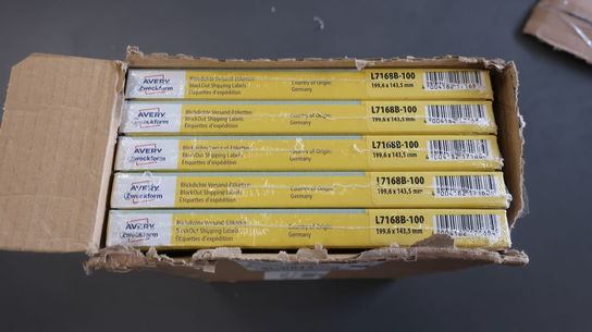 Shippinglabels AVERY 199,6x143,5 mm.