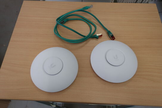 2 stk. access POINTS UNIFI6