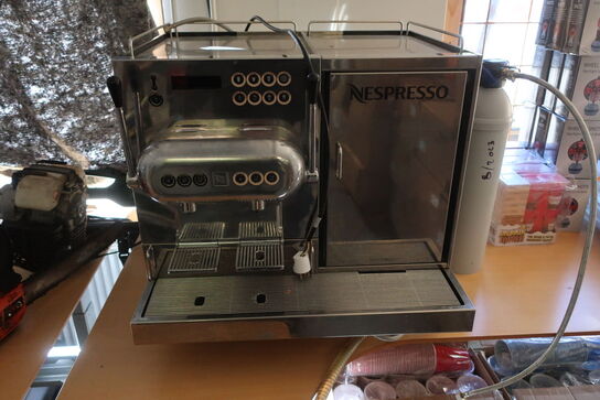 Kaffemaskine NESPRESSO AG220PRO