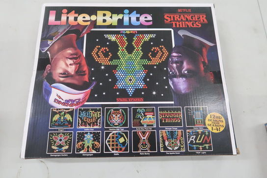 Puslespil LITE-BRITE "Stranger Things"