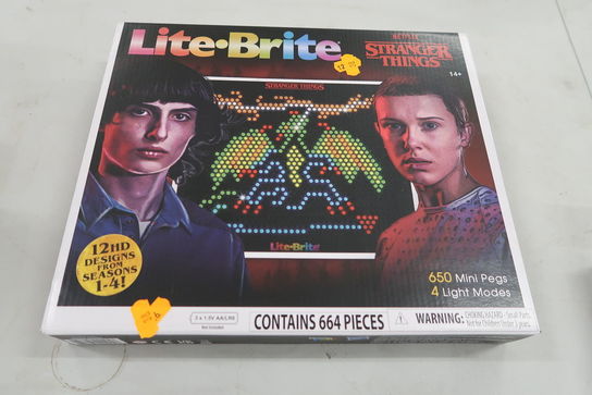 Puslespil LITE-BRITE "Stranger Things"