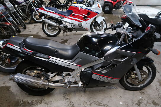 Motorcykel: SUZUKI GSX 1100F Momsfri