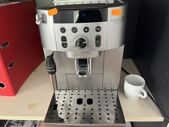 Espressomaskine DELONGHI Magnificas Smart