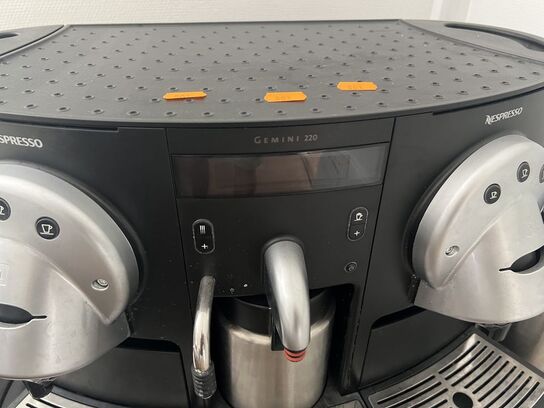 Kaffemaskine NESPRESSO Gemini 220