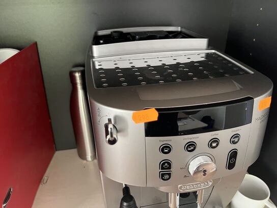 Espressomaskine DELONGHI Magnificas Smart