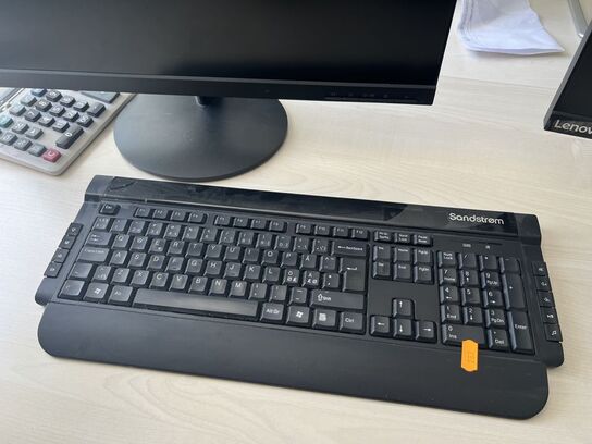 2 stk. computerskærme LENOVO L24e-20 med tastatur