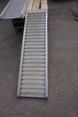 2 stk Aluramper/slisker 150 cm (MOMSFRI)