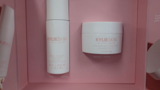 5 sæt crème BY KYLIE JENNER Kylie Skin